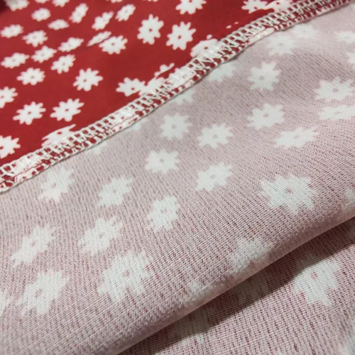 Vista 7 de Blusa plisada con cuello en V y estampado floral de margaritas de gasa para mujer