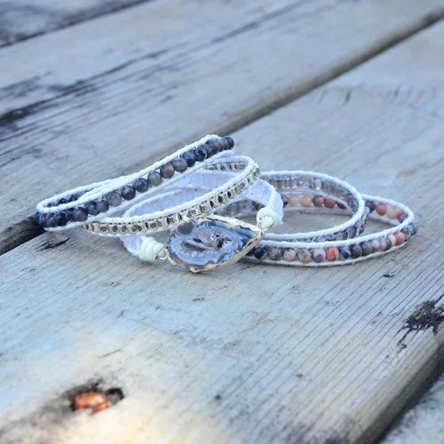 Vista 13 de ZOSOJONA - Pulseras bohemias hechas a mano de piedra natural, que dan vuelta, con cuentas de cristal de turquesa