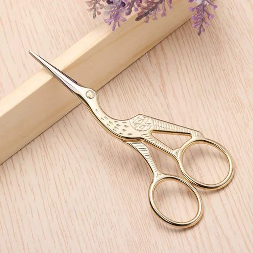 Vista 2 de Tijeras de coser con forma de cigüeña vintage, de acero inoxidable, tijeras de costura afiladas para bordado, manualidades, trabajo de arte y uso
