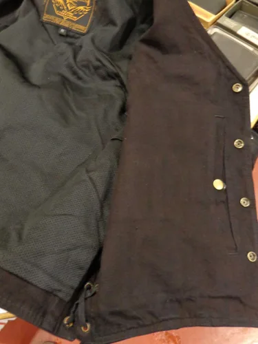Vista 4 de Chaleco de mezclilla para hombre, color negro, con bolsillo para pistola con 1 bolsillo para pistola (talla M), Negro -, Mediana