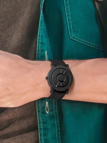 Vista 2 de Reloj analógico magnético para hombre, reloj de pulsera de vestir de moda con correa de silicona, reloj impermeable 3ATM - Relojes elegantes