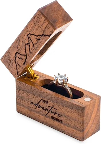 Vista 2 de Caja de anillo de compromiso de madera, pequeña funda plana delgada para propuesta, boda (comienza la aventura)