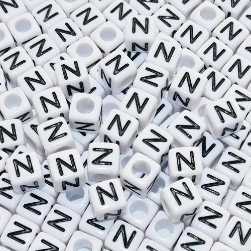 Vista 10 de Looconi 800 cuentas de letras negras cuadradas de 0.236 in de acrílico para hacer joyas DIY collar pulsera