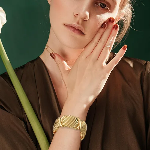 Vista 3 de LENDPLEX Brazalete de oro para mujer, chapado en oro de 18 quilates, ancho, grueso, punk, martillado, irregular, eslabones de serpiente, pulsera