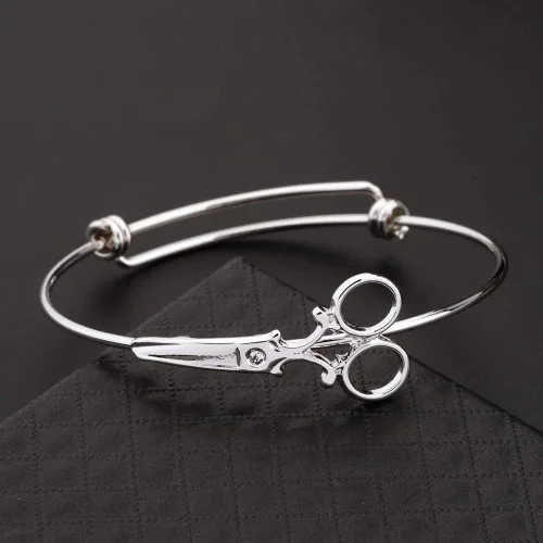 Vista 3 de Pulsera de tijeras minimalistas apilable de alambre ajustable para peluquería
