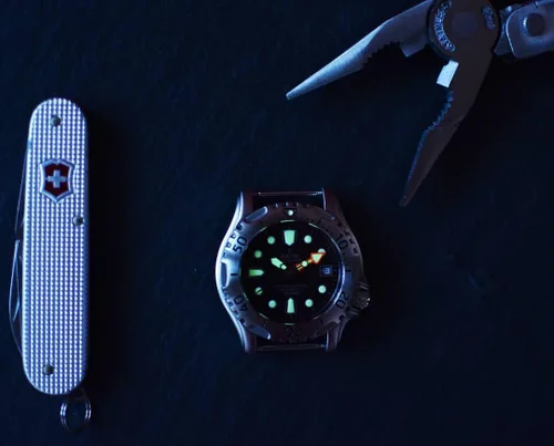 Vista 5 de FreeDiver Reloj profesional de buceo de cristal de zafiro automático, reloj de buceo resistente al agua de 1,640.4ft para hombre