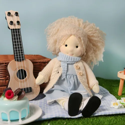 Vista 4 de BlissfulPixie Muñeca Waldorf hecha a mano, Florke de 12 pulgadas, muñeca de trapo suave con bonito peluche, ideal para bebés y niños pequeños