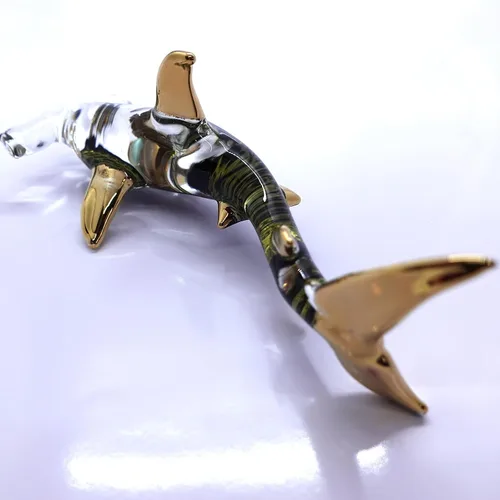 Vista 4 de Hammerhead - Figuras en miniatura de tiburón, animales marinos, pintadas a mano, arte de vidrio soplado, adornos dorados, regalo coleccionable
