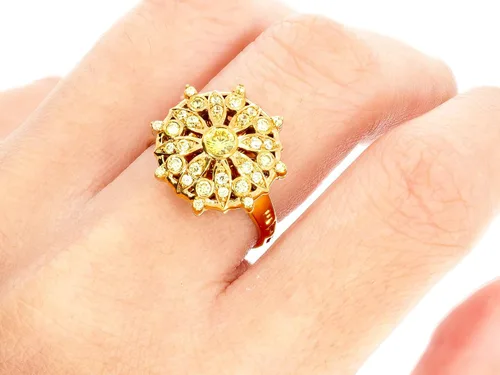 Vista 2 de ETHNIQ Anillo de moda chapado en oro de 22 quilates, diseño floral, anillo de compromiso de boda, circonita cúbica, colección de moda para primavera