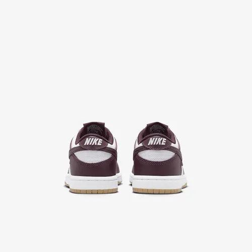 Vista 194 de Nike Kid's Dunk Low Sneaker