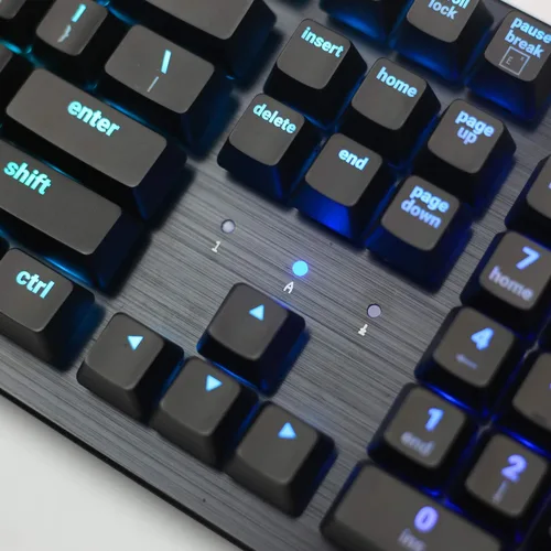 Vista 5 de Teclado para juegos Element V2 iluminación interactiva y personalizable, experiencia RGB inmersiva y reactiva