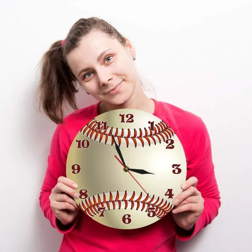 Vista 6 de The Geeky Days Reloj de pared con diseño de béisbol, decoración de pared para sala de deportes, personaliza tu nombre, reloj de cuarzo silencioso