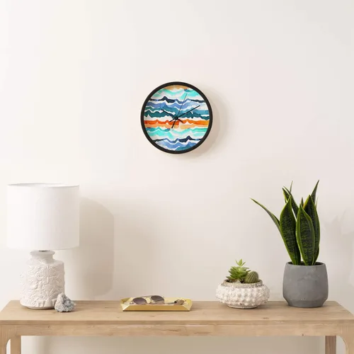 Vista 2 de Deny Designs Cayenablanca Reloj de pared, marco negro, agujas negras, olas de playa