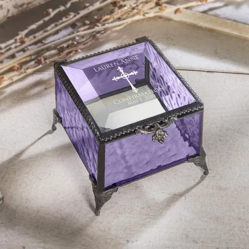 Vista 6 de Regalo de confirmación para niña, caja de recuerdo personalizada, vitral morada, grabada, cruz de joyería, J Devlin Box 836 EB221