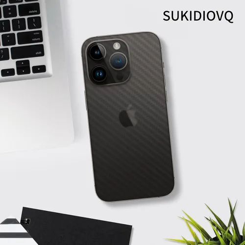 Vista 6 de Paquete de 2 calcomanías para iPhone 15, película protectora de vidrio transparente de fibra de carbono brillante, delgada, ultraligera, protector