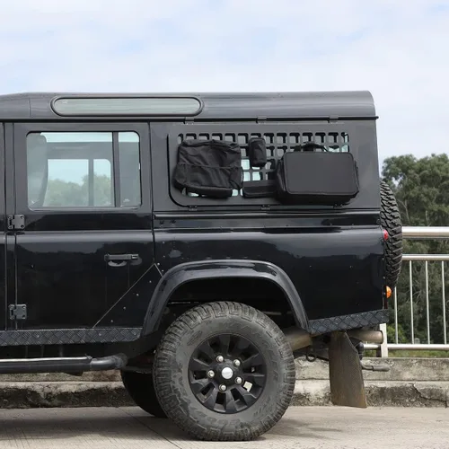 Vista 5 de YIWANG Para Land Rover Defender 110 90 2004-2022 estilo de coche aleación de aluminio negro ventana lateral de vidrio lateral panel protector