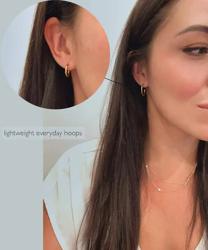 Vista 6 de Altitude Boutique Aretes de aro pequeños de oro de 18 quilates para mujer, aretes de tubo fino chapados en oro, ligeros, hipoalergénicos, gruesos