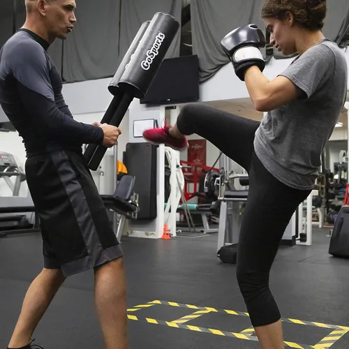 Vista 6 de GoSports Almohadillas acolchadas para entrenamiento de combate y bloqueo – Paquete de 2 para artes marciales y entrenamiento deportivo