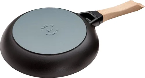 Vista 2 de Staub 1005022 - Sartén de hierro fundido con mango de madera, apta para inducción, 9.4 in, color negro
