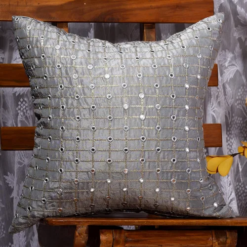 Vista 10 de Juego de 2 almohadas decorativas negras de 12 x 12 pulgadas, fundas de almohada pequeñas de seda para sofá, funda de cojín bordada con lentejuelas
