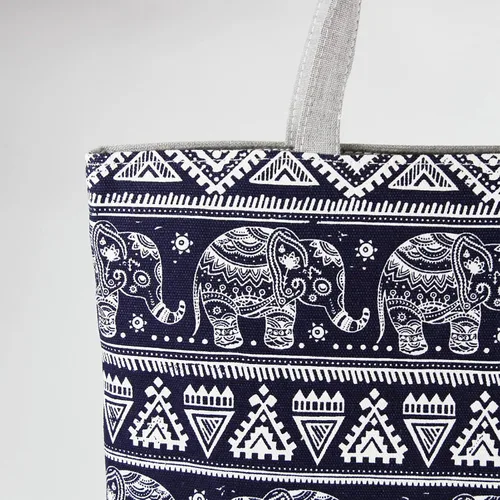 Vista 5 de TOPASION Bolsa de lona con inicial con bolsillo interior con cremallera, bolsa de hombro reutilizable, bolsa de playa, bolsa de compras para mujer