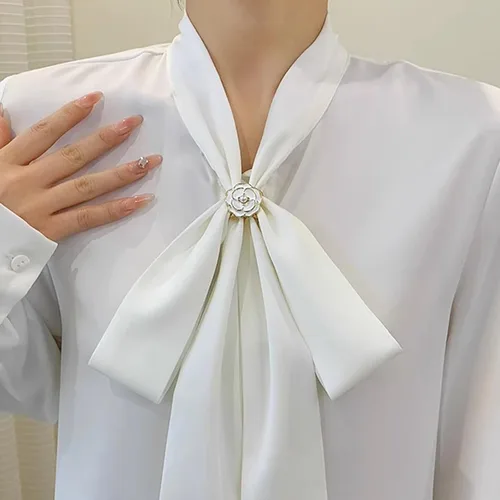 Vista 64 de 4 piezas de clip de anillo de bufanda para mujer, broche de perlas y flores, hebilla de metal para chal, accesorios de decoración para damas y niñas
