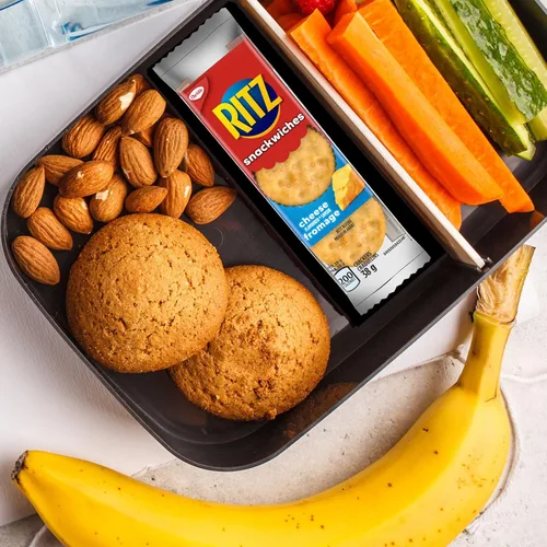 Vista 5 de Ritz Snackwich Crackers Sabor de queso (8 x 1.34 oz) 304 g/10.7 oz {Importado de Canadá}