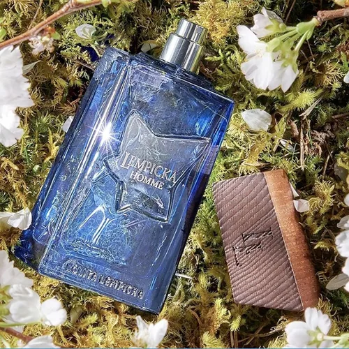 Vista 7 de Lolita Lempicka Homme Eau De Toilette Spray para hombre, aroma fresco masculino con notas amaderadas de cedro, ron, vainilla y almizcle, ideal