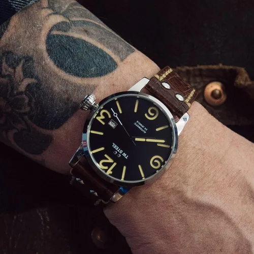 Vista 6 de TW Steel Maverick Mens 45mm Quartz Watch with Analogue Display, 3-Hands Movement and Leather Strap