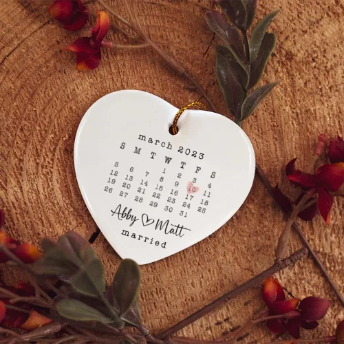Vista 5 de NAZENTI Adorno de boda personalizado, adorno de regalo de compromiso, nombre y foto personalizados, adornos de aniversario de primera Navidad