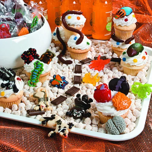 Vista 3 de Fun Express Caramelos de gomitas de cosecha de órganos de Halloween a granel, paquete de 1 libra con formas de cerebro, corazón, pulmón e intestino