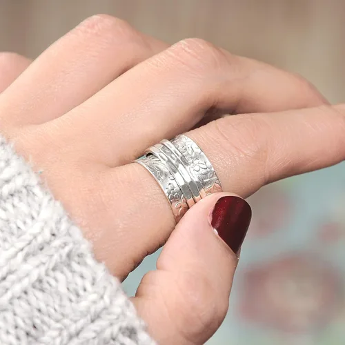 Vista 5 de Boho-Magic Anillo giratorio de plata de ley 925 con flores para mujer, anillo para aliviar la ansiedad, Metal