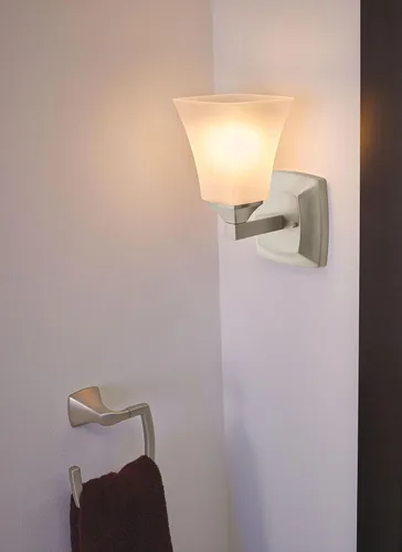 Vista 5 de Moen YB5161BN Voss - Accesorio de tocador de baño de doble montaje con 1 luz con vidrio esmerilado, níquel cepillado