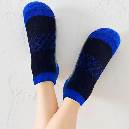 Vista 7 de 12 pares de calcetines de algodón atléticos de corte bajo para niños pequeños y grandes de 3 a 10 años