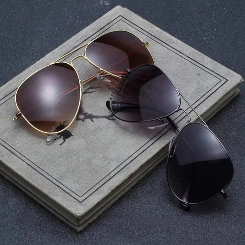 Vista 2 de LianSan Gafas de sol de lectura para exteriores, lentes bifocales de metal marrón degradado para hombres y mujeres, lentes grises con montura