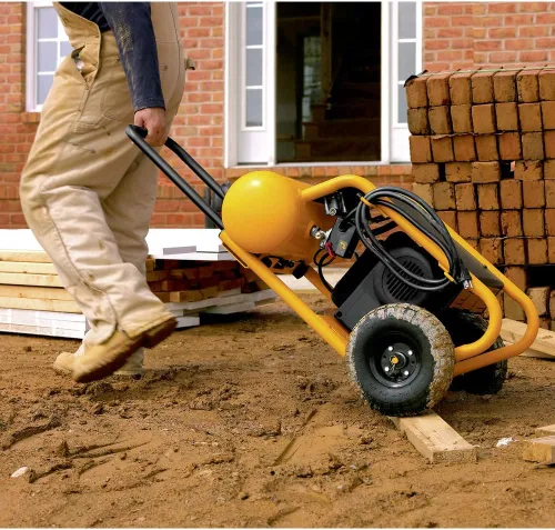 Vista 7 de DEWALT Compresor de aire, 225-PSI máximo, transporte de mano con ruedas, 4-1/2 galones (D55146)