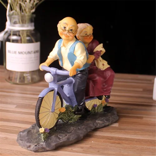 Vista 5 de Abuelos Padres Aniversario Regalo de Boda Resina Amante Pareja Mayor Figuras Vida Vejez Decoración del Hogar Día de la Madre con tarjeta de regalo