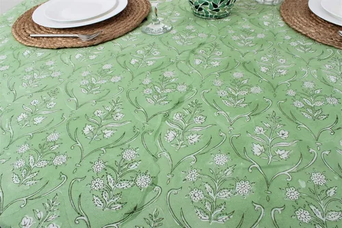 Vista 4 de Ridhi Mantel redondo con estampado de bloque a mano, 100% algodón, reutilizable, color verde pera de 132 pulgadas, mantel decorativo para uso diario