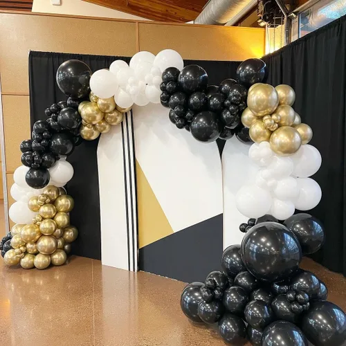 Vista 2 de Kit de arco de globos negros y dorados, ADOINBY 140 piezas de globos de látex confeti negros, blancos y dorados metálicos de 18, 12, 10 y 5