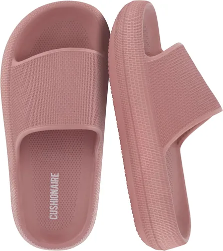Vista 11 de CUSHIONAIRE Feather-K Cloud Slides, EVA Waterproof Pool Sandals for Kids Negro