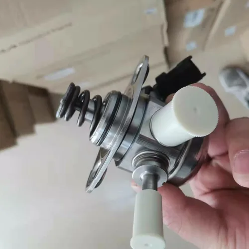 Vista 7 de Bomba de combustible de alta presión 35320-2B220 apta para Accent Veloster Forte5 Forte Koup Rio 2012-2017 1.6L