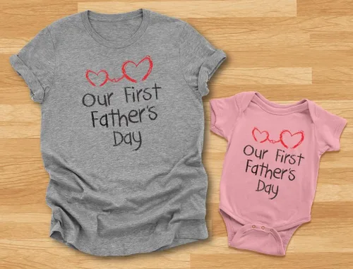 Vista 4 de Our First Father's Day - Conjunto de body para bebé y camiseta para hombre que hacen juego