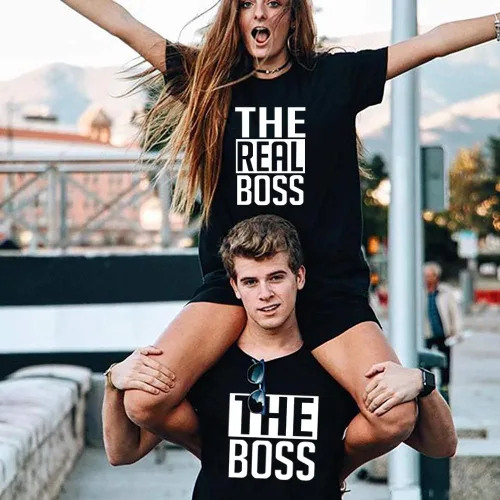 Vista 4 de Camisas a juego para parejas, camisas de Boss y The Real Boss, camisas para él y ella