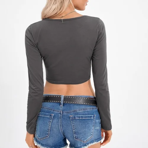 Vista 4 de Camiseta básica de manga larga para mujer, cuello cuadrado, ajustada, dobladillo asimétrico, camiseta recortada