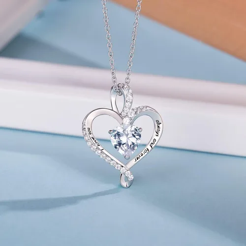 Vista 2 de Collares de corazón para mujer
