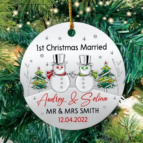 Vista 5 de Adorno de matrimonio de muñeco de nieve para pareja, adorno personalizado de primera Navidad para casados, con nombres personalizados y fecha