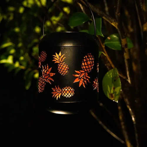 Vista 4 de Lixada Iluminación al aire libre LED alimentado por energía solar luz de césped ahuecado diseño de piña colgante lámpara de decoración de paisaje