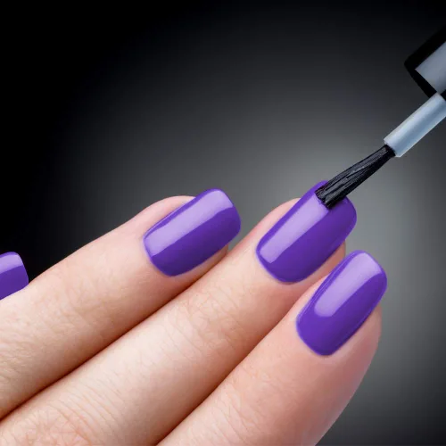 Vista 2 de Karma Naturals Esmalte de uñas – No tóxico, vegano y libre de crueldad ("Y el premio va a", 0.43 onzas líquidas)