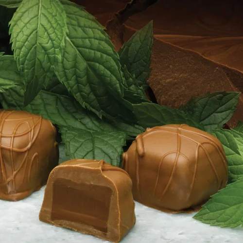 Vista 3 de Philadelphia Candies Trufas de menta francesa Meltaway, chocolate con leche, caja de regalo de 1 libra