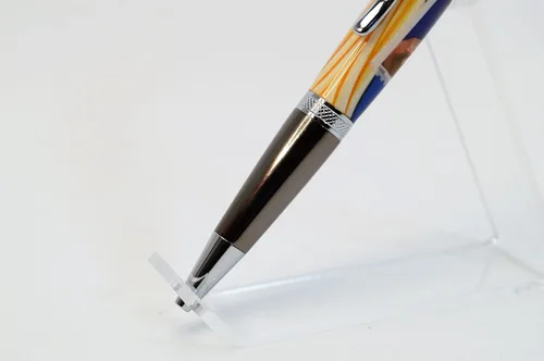 Vista 5 de Marilyn Elegant Gunmetal and Chrome Twist Pen